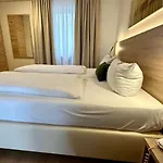 Bronnbacher Hof Hotel