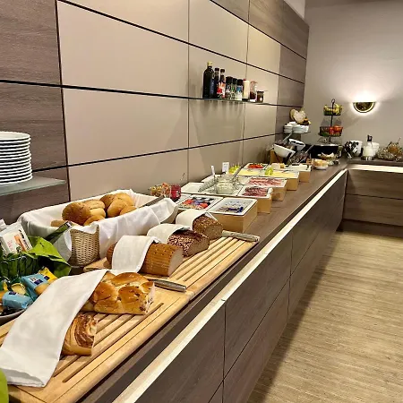 Bronnbacher Hof Отель Вертгейм