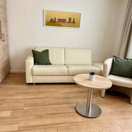 Bronnbacher Hof Hotel *